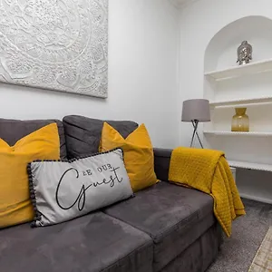https://lark-rise-apartment.brighton-hotels-england.com