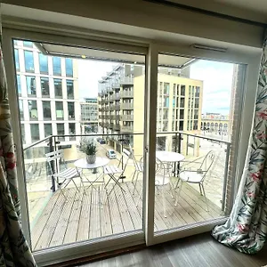 https://pear-tree-serviced-apartment-train-station.cambridgehotelsuk.com